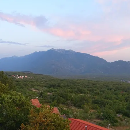 Sunset Chaser - Rural Dalmatian Mountain View - Makarska, Brela Casa vacanze Šestanovac
