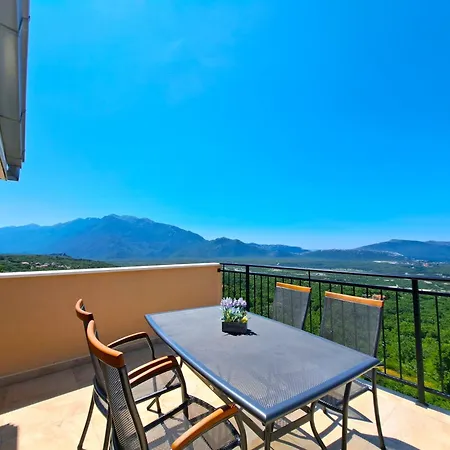 Sunset Chaser - Rural Dalmatian Mountain View - Makarska, Brela Casa vacanze